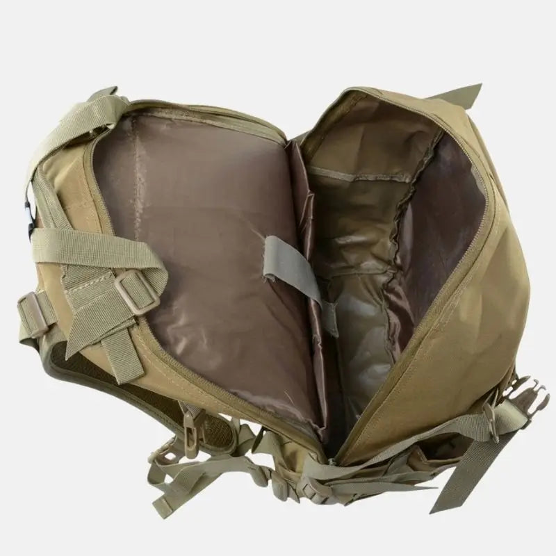 Mochila militar tática Sentinela Crosbel bege com compartimento interno amplo e organizado